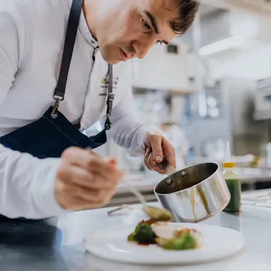 Gourmetkoch Andreas Herbst bei der Arbeit