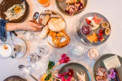 Frühstückstisch von oben