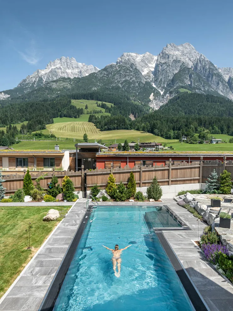 Outdoor thermal pool