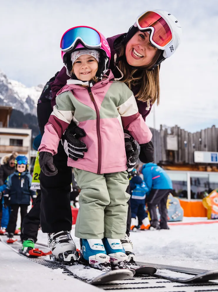 Skiing in the Kinderland in Saalbach