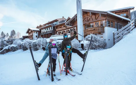 riederalm_carmen-huter_web_familie-ski-CH108634.jpg