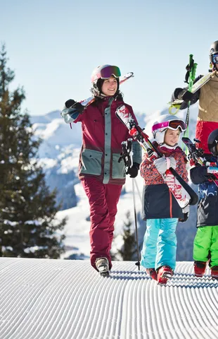 Skiers in Saalbach Hinterglemm