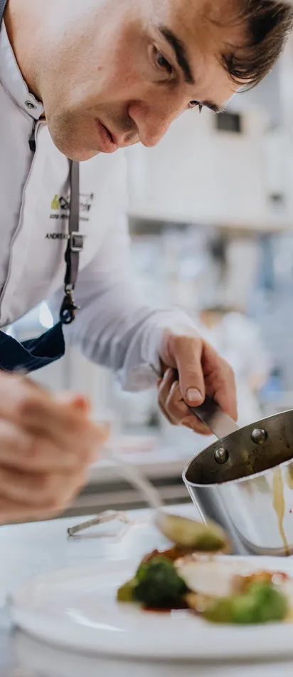 Gourmetkoch Andreas Herbst bei der Arbeit