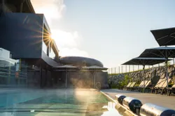 Sonnenaufgang am Pool