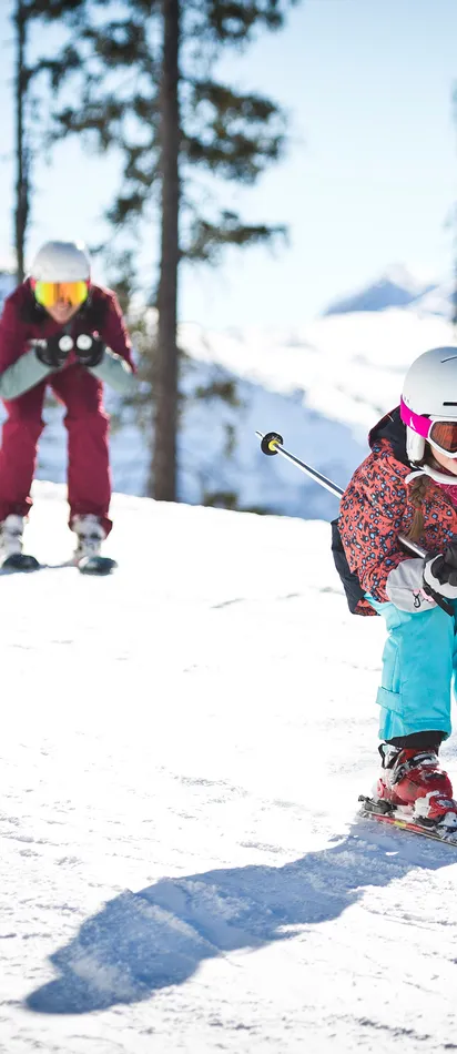Skifahren in den Salzburger Alpen in Saalbach