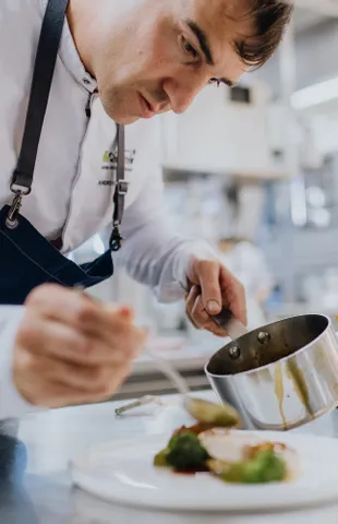 Andreas Herbst dressing plates