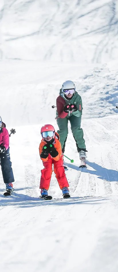 Skiing with the family in Saalbach Leogang